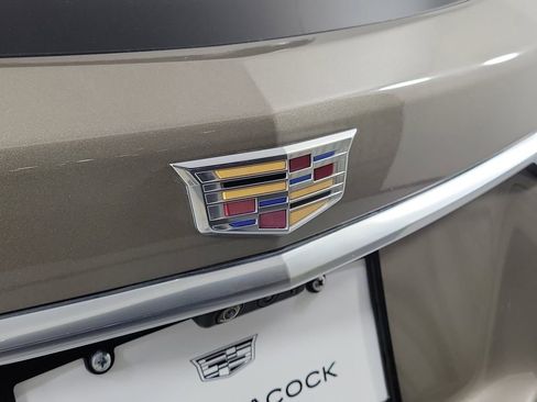 Certified 2023 Cadillac XT5 Sportv w/ Technology Package AWD/4WD image 8