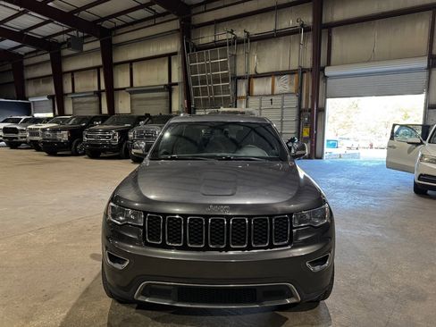 Used 2017 Jeep Grand Cherokee Limited image 10