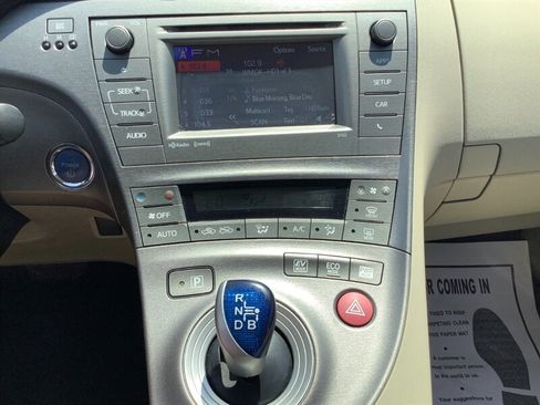 Used 2014 Toyota Prius Three w/ Solar Roof Package FWD image 18