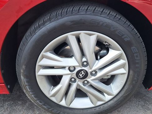 Used 2020 Hyundai Elantra SEL image 27