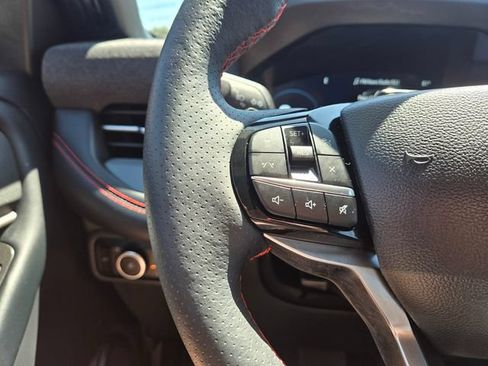 Used 2025 Ford Explorer ST AWD/4WD image 29