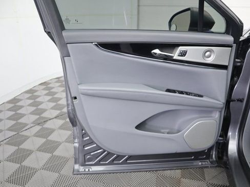 Used 2022 Lincoln Nautilus Reserve w/ Equipment Group 202A image 25