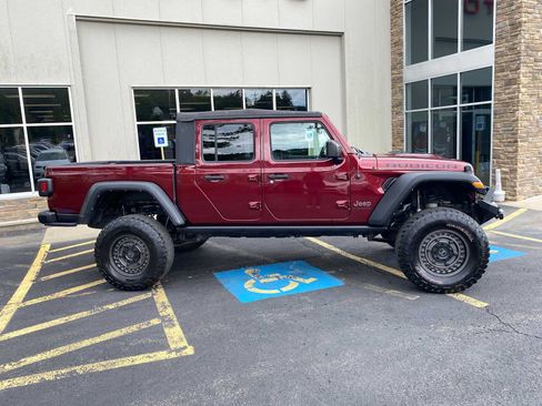 Used 2021 Jeep Gladiator Rubicon w/ Trailer Tow Package AWD/4WD image 16