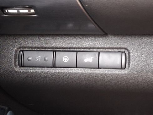 Used 2025 Nissan Pathfinder SL AWD/4WD image 24