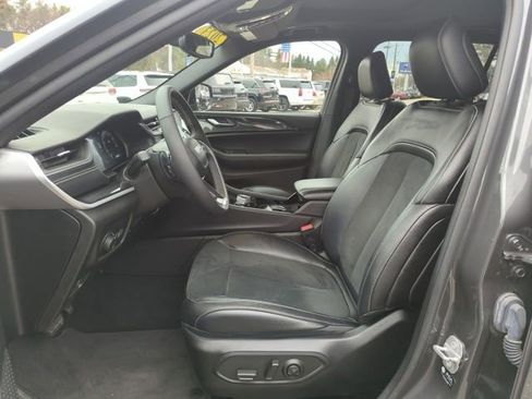 Used 2023 Jeep Grand Cherokee L Altitude image 13