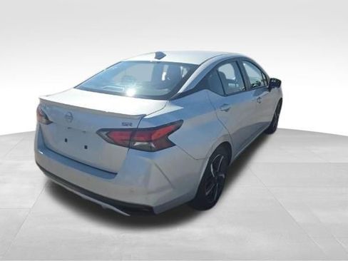 Used 2024 Nissan Versa SR image 4