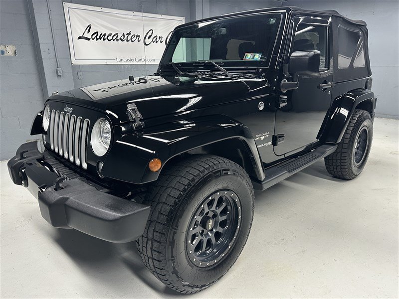 Used 2018 Jeep Wrangler Sahara w/ Connectivity Group AWD/4WD image 1