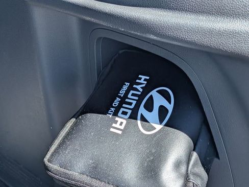 Used 2019 Hyundai Kona SE FWD image 12