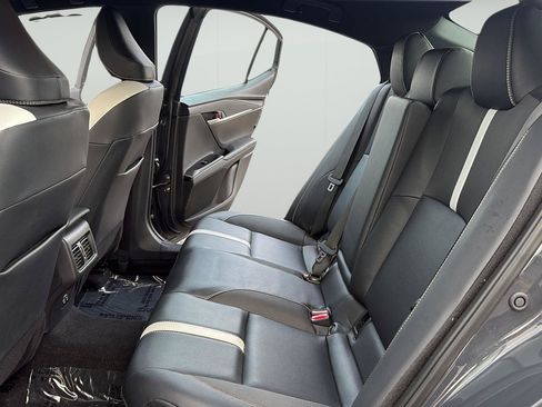 Used 2025 Toyota Camry SE FWD image 17