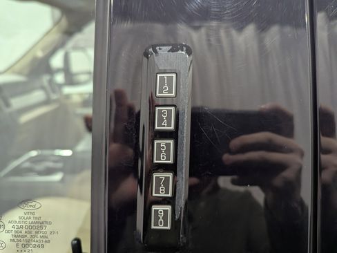 Used 2021 Ford F250 Lariat w/ Lariat Ultimate Package image 20