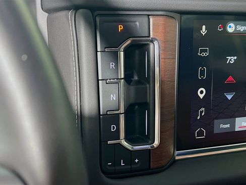 Used 2024 GMC Yukon XL Denali Ultimate AWD/4WD image 15