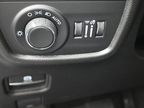 New 2026 Jeep Grand Cherokee Altitude image 21