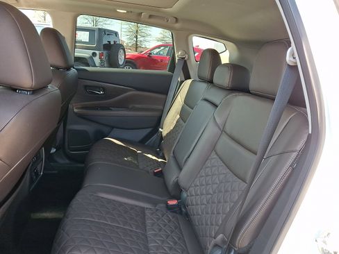 Certified 2023 Nissan Murano Platinum w/ Cargo Package AWD/4WD image 12