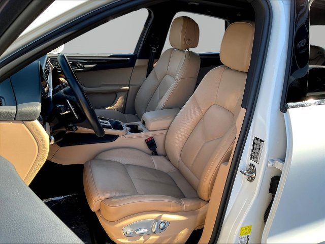 Used 2023 Porsche Macan AWD/4WD image 22