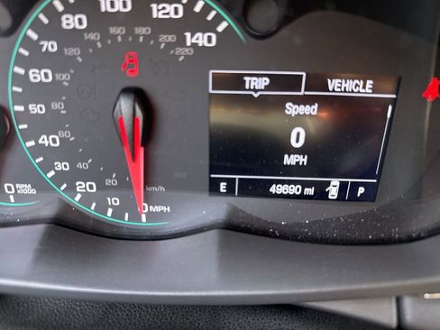 Used 2019 Chevrolet Trax LT w/ LT Convenience Package FWD image 5