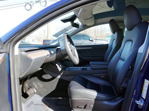 Used 2023 Tesla Model Y Long Range image 31