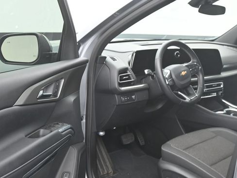 Used 2026 Chevrolet Traverse LT FWD image 10