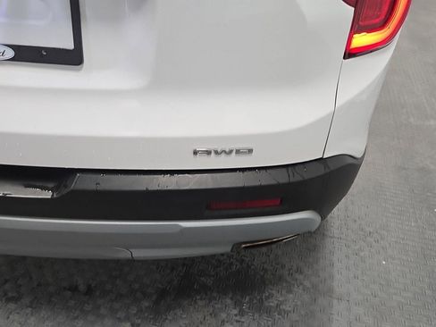 Used 2021 GMC Acadia SLE w/ Driver Convenience Package image 8