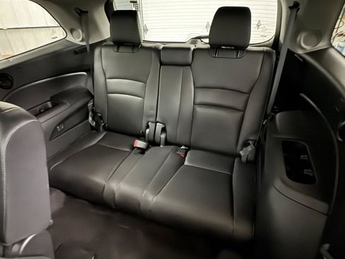 Used 2020 Honda Pilot Touring image 10