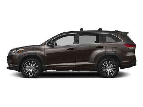 Used 2017 Toyota Highlander SE AWD/4WD image 3