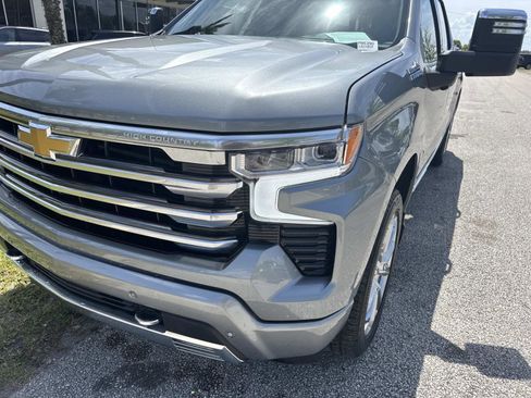 Used 2024 Chevrolet Silverado 1500 High Country w/ High Country Premium Package AWD/4WD image 9