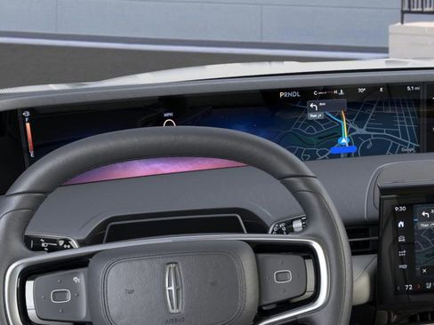 New 2025 Lincoln Nautilus Reserve image 13