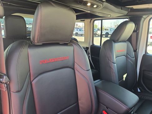 Certified 2024 Jeep Wrangler Unlimited Rubicon image 31