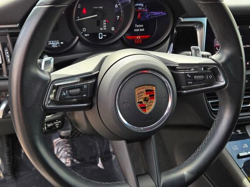 Used 2024 Porsche Macan AWD/4WD image 16