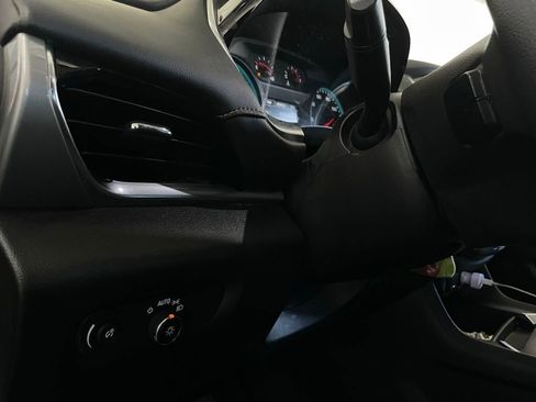 Used 2021 Chevrolet Traverse LS image 24