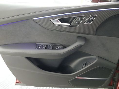 Used 2023 Audi RS Q8 AWD/4WD image 32
