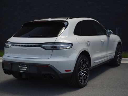 Certified 2026 Porsche Macan AWD/4WD image 7