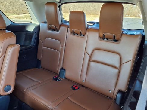 Used 2023 Nissan Pathfinder Platinum image 10