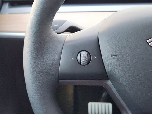 Used 2021 Tesla Model Y Performance image 28