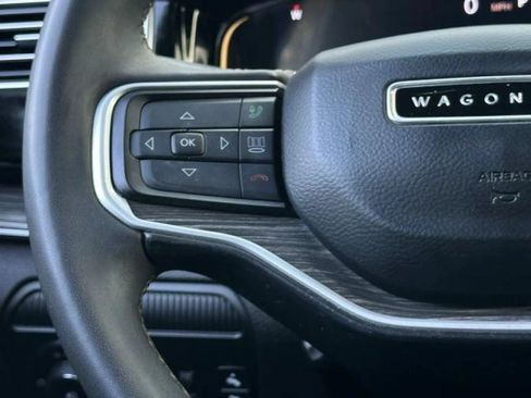 Used 2022 Jeep Wagoneer Series III w/ Flexible Seating Group RWD image 40