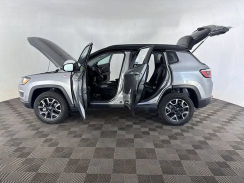 Used 2019 Jeep Compass Trailhawk AWD/4WD image 10