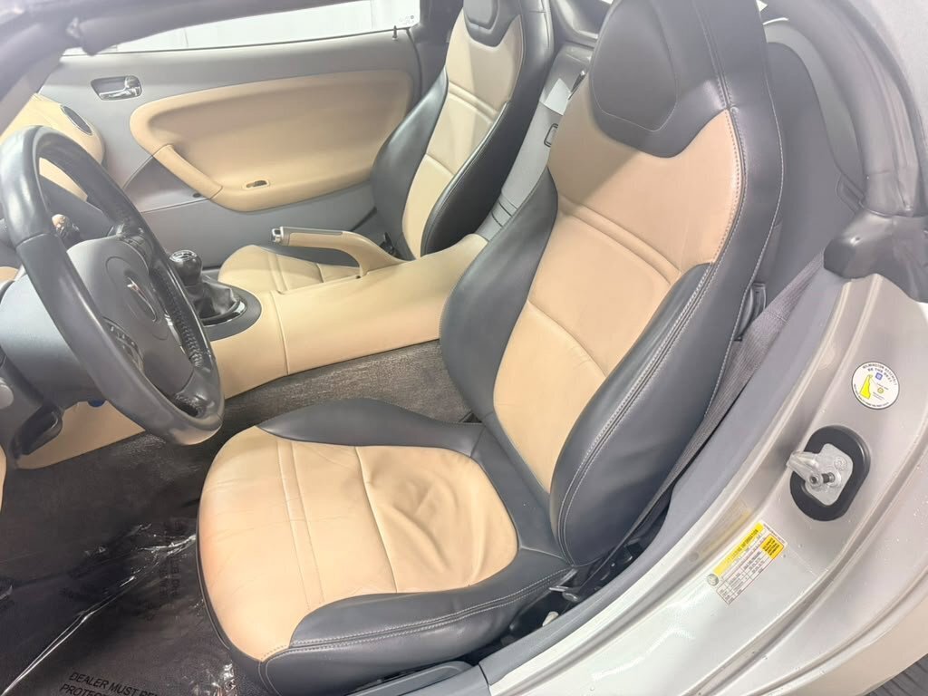 Used 2006 Pontiac Solstice Convertible w/ Premium Package RWD image 25