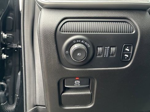 Used 2024 Jeep Wagoneer Series II w/ Flexible Seating Group image 14