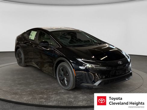 New 2026 Toyota Prius LE FWD image 3