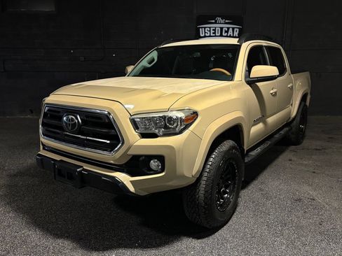 Used 2018 Toyota Tacoma SR5 RWD image 1