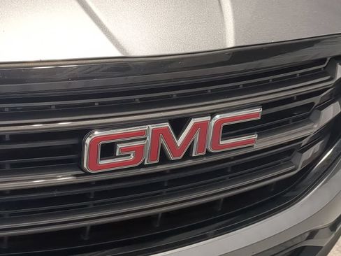 Used 2019 GMC Terrain SLE w/ Driver Convenience Package FWD image 15