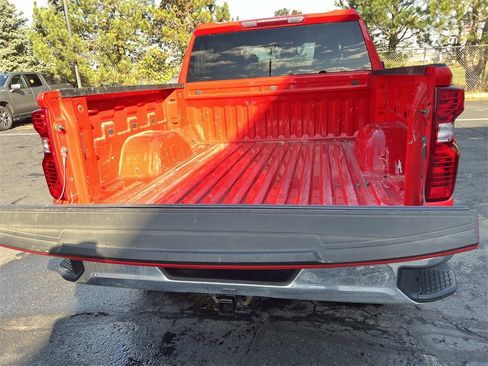 Used 2022 Chevrolet Silverado 1500 LT image 11