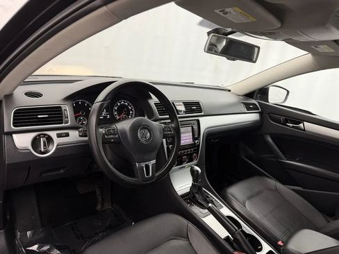 Used 2013 Volkswagen Passat 2.5 SE FWD image 8