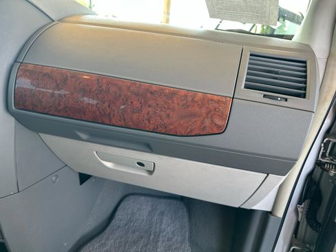 Used 2009 Chrysler Town & Country LX w/ PWR Convenience Group image 44