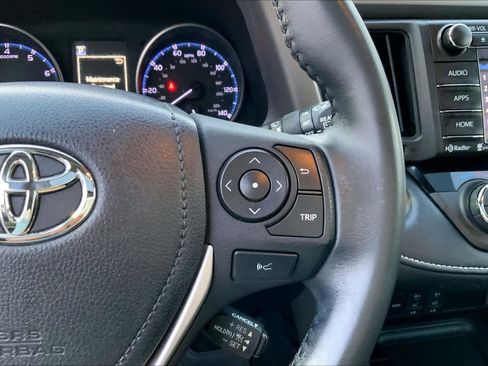 Used 2018 Toyota RAV4 XLE AWD/4WD image 24