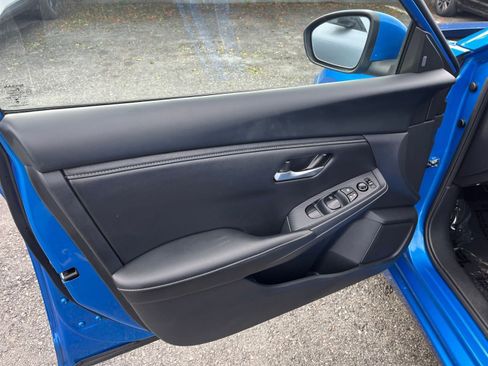 Used 2025 Nissan Sentra SV image 18