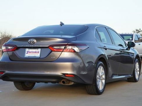 Used 2024 Toyota Camry LE FWD image 9