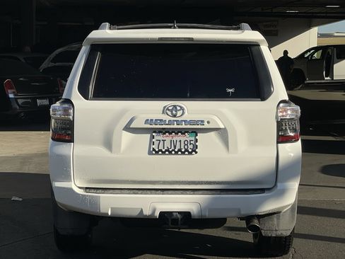 Used 2016 Toyota 4Runner SR5 w/ Convenience Package RWD image 4