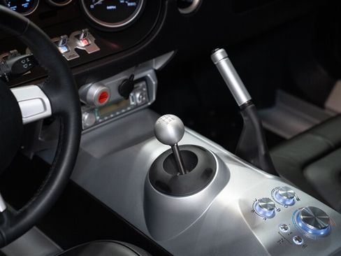 Used 2006 Ford GT RWD image 14