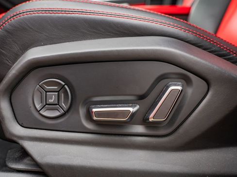 Used 2020 Lamborghini Urus AWD/4WD image 22