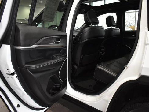 Used 2024 Jeep Grand Cherokee Limited 4xe image 31